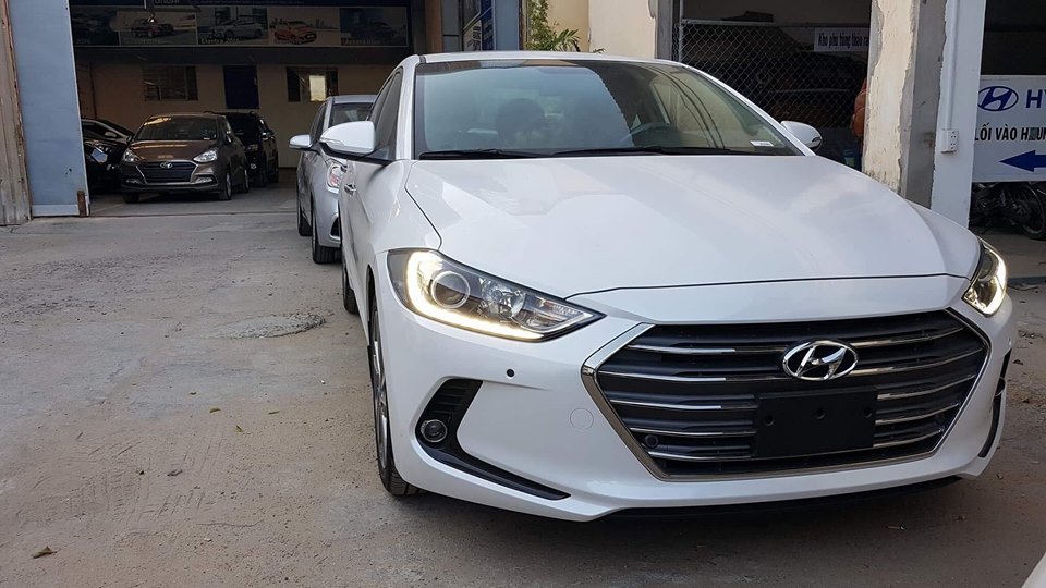 thue-xe-4-cho-quy-nhon-huyndai-elantra-thuexedulichquynhon